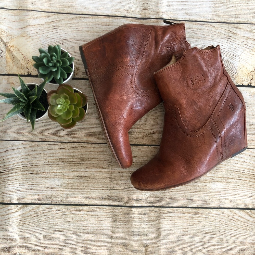 Frye Carson wedges 7.5 - Picture 3 of 8